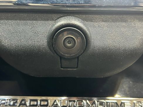 Used 2023 Ford Explorer XLT w/ Equipment Group 202A AWD/4WD image 29