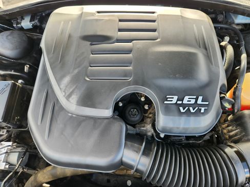 Used 2018 Dodge Charger SXT RWD image 31