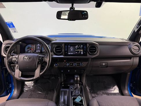 Used 2016 Toyota Tacoma TRD Sport w/ Towing Package image 12