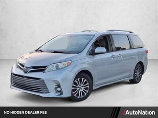 Used 2019 Toyota Sienna XLE w/ XLE Navigation Package FWD video 1