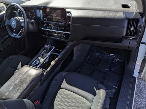 Used 2025 Nissan Pathfinder SV image 23