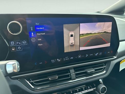 New 2025 Chevrolet Equinox EV RS w/ Convenience Package II image 31