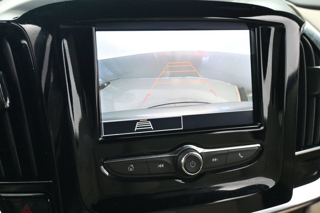 Used 2024 Chevrolet Traverse LS FWD image 18