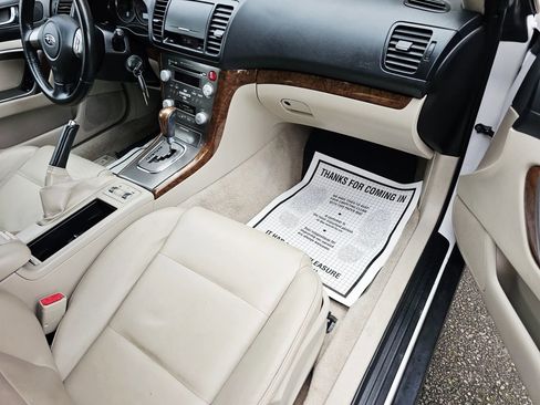 Used 2008 Subaru Outback 2.5i Limited L.L. Bean image 11