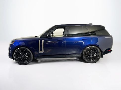 Used 2023 Land Rover Range Rover SE AWD/4WD image 2