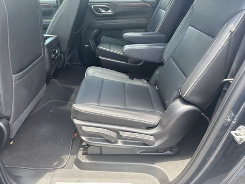 Used 2021 Chevrolet Suburban Premier w/ Premium Package RWD image 24