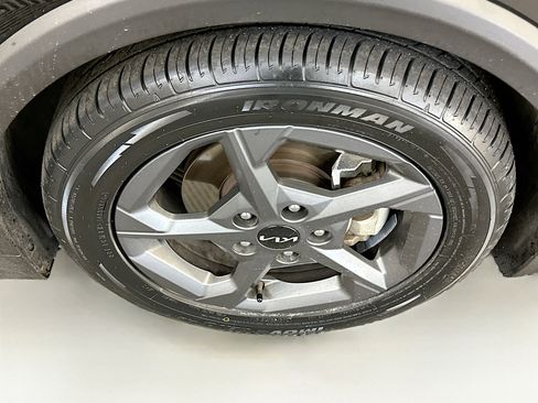 Used 2025 Kia K4 LXS image 11
