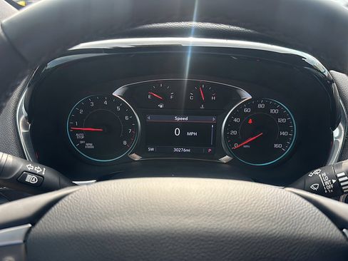 Used 2023 Chevrolet Traverse LT image 30