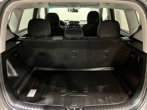 Used 2016 Kia Soul + image 21