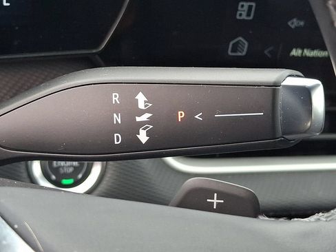 Used 2025 Chevrolet Equinox LT AWD/4WD image 14