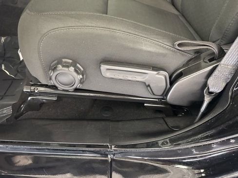 Used 2023 Jeep Wrangler Unlimited w/ Cold Weather Group image 17