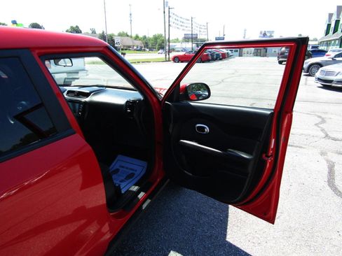 Used 2019 Kia Soul + FWD image 25
