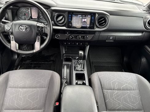Used 2018 Toyota Tacoma TRD Sport w/ Technology Package RWD image 14