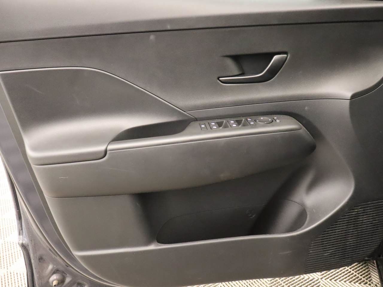 Used 2026 Hyundai Kona SEL Sport FWD image 18