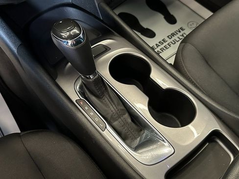 Used 2019 Chevrolet Malibu LS image 16