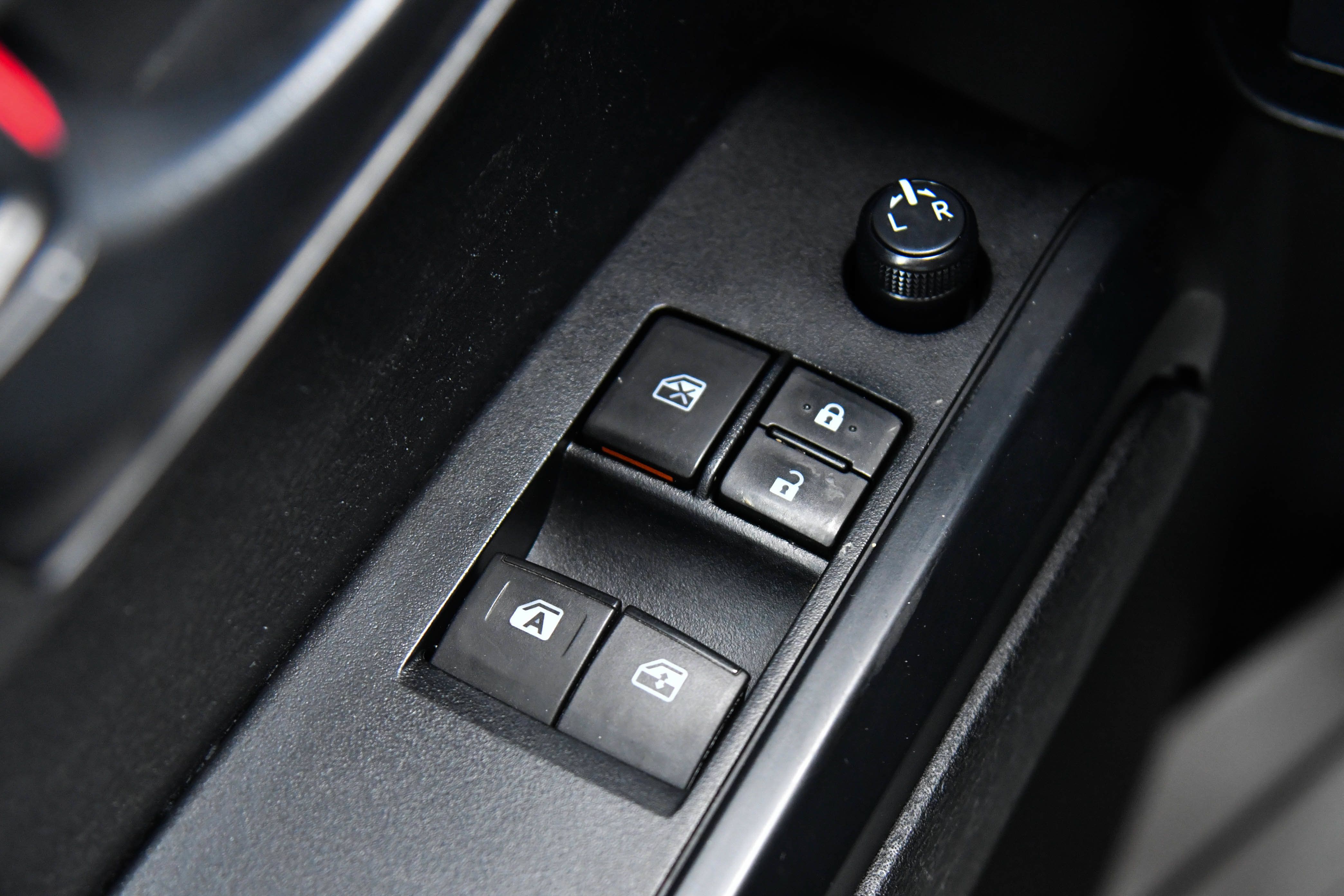 Used 2021 Toyota Tacoma SR RWD image 30
