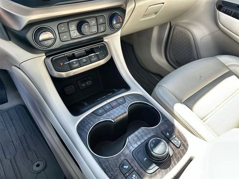 Used 2023 GMC Acadia Denali w/ Denali Ultimate Package image 27