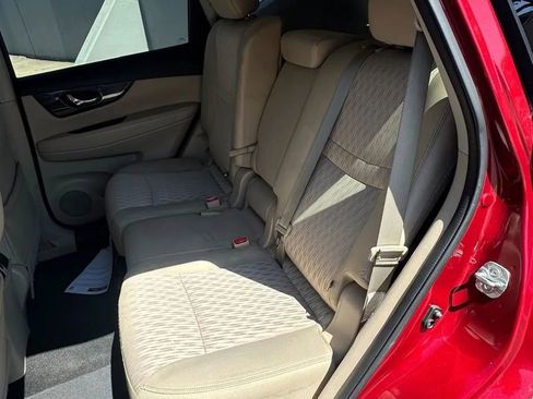 Used 2018 Nissan Rogue SV FWD image 10