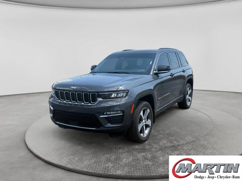 Used 2025 Jeep Grand Cherokee Limited w/ MOPAR Finishing Package AWD/4WD image 1