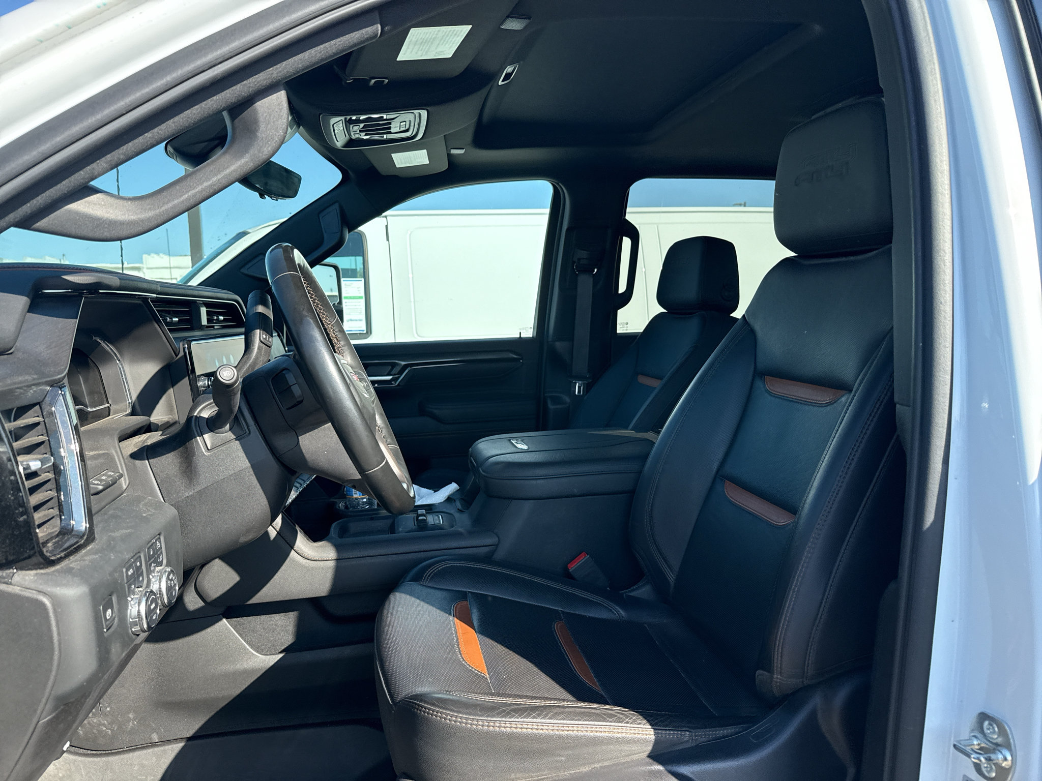 Used 2025 GMC Sierra 3500 AT4 w/ AT4 Premium Plus Package AWD/4WD image 9
