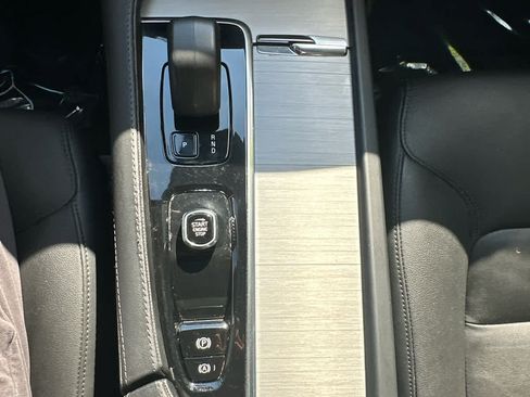 Used 2025 Volvo XC90 B5 Core w/ Protection Package Premier AWD/4WD image 20