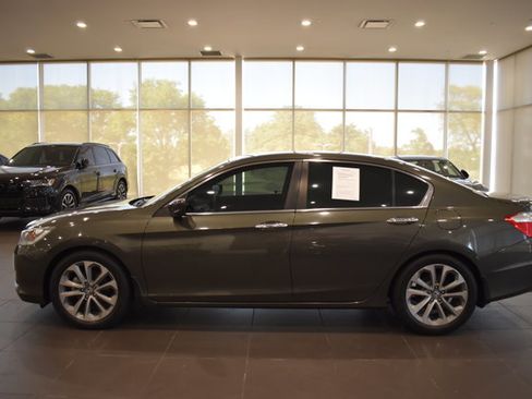 Used 2013 Honda Accord Sport image 4