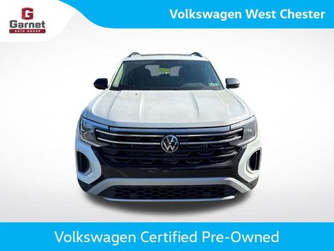 Certified 2025 Volkswagen Atlas Peak Edition SE AWD/4WD image 9