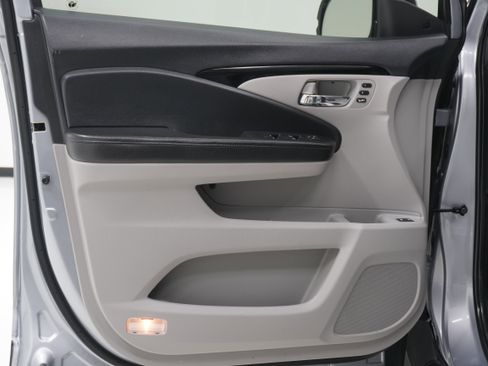 Used 2020 Honda Pilot Elite image 16