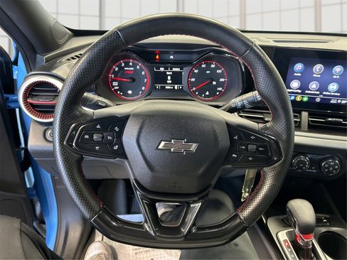 Used 2024 Chevrolet Trax RS w/ Sunroof Package image 17