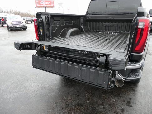 Certified 2025 GMC Sierra 2500 SLT w/ SLT Premium Package AWD/4WD image 9