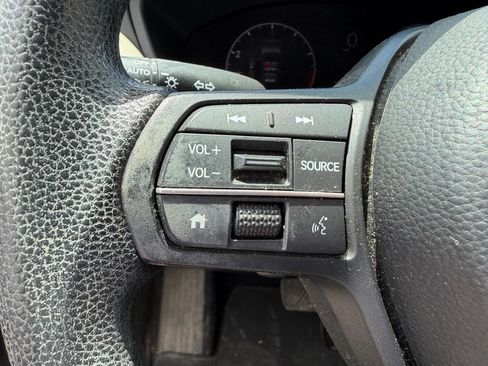 Used 2023 Honda HR-V LX image 11