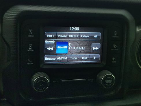 Used 2018 Jeep Wrangler Unlimited Sport image 19