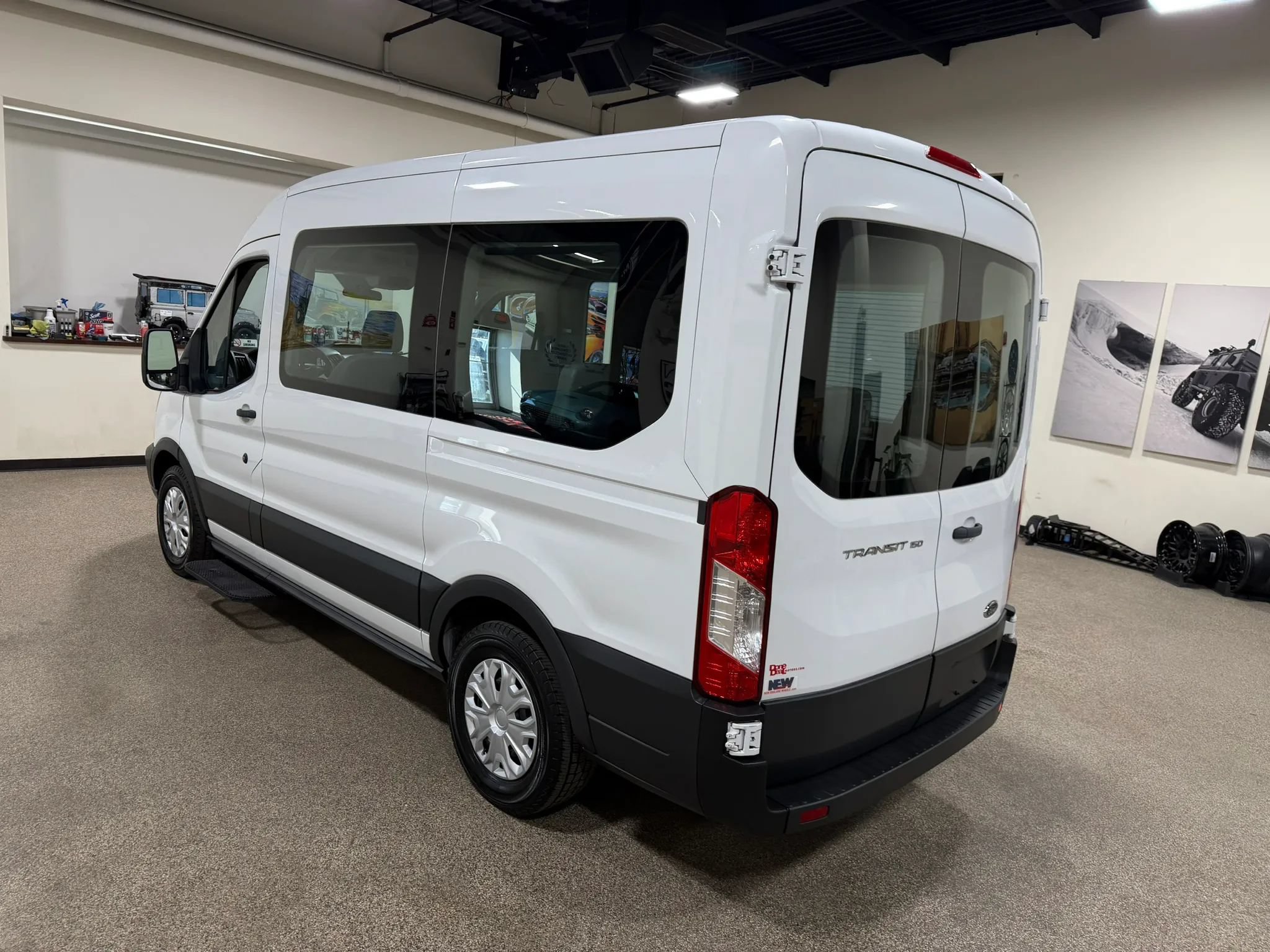 Used 2015 Ford Transit 150 XL RWD image 19