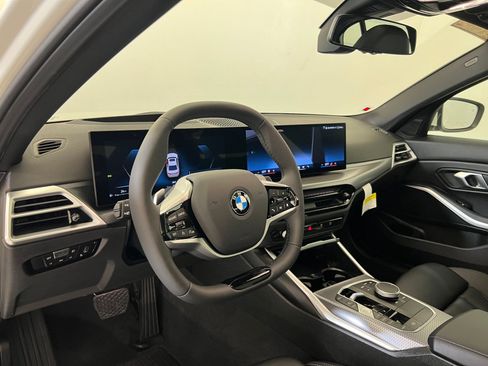 Used 2025 BMW 330i xDrive Sedan w/ Premium Package AWD/4WD image 3