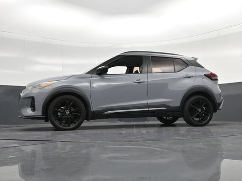 Used 2022 Nissan Kicks SR w/ Premium Package FWD image 33