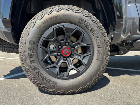 Used 2025 Toyota Tacoma TRD Pro image 70