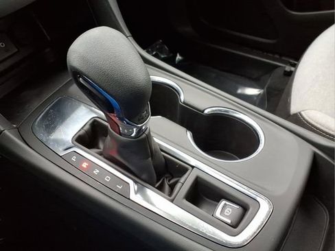 Used 2024 Chevrolet Equinox LS w/ LS Convenience Package image 22