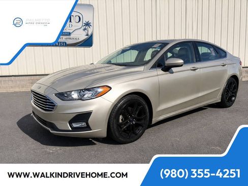 Used 2019 Ford Fusion SE w/ Equipment Group 151A FWD image 1