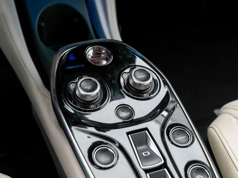 Used 2020 McLaren GT image 24