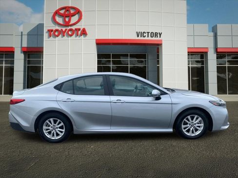Used 2025 Toyota Camry LE FWD image 2