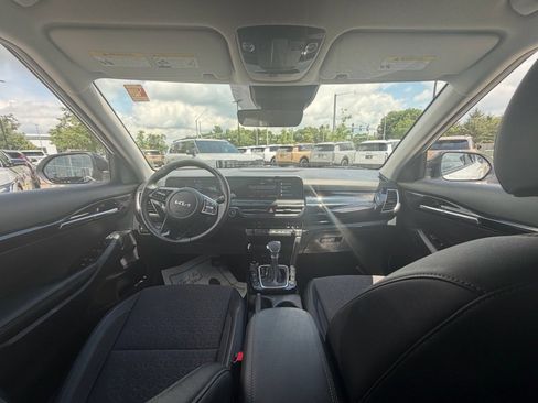 Used 2025 Kia Seltos S AWD/4WD image 7