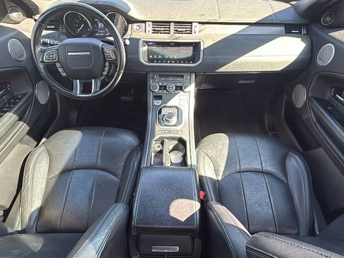Used 2019 Land Rover Range Rover Evoque SE Premium image 19
