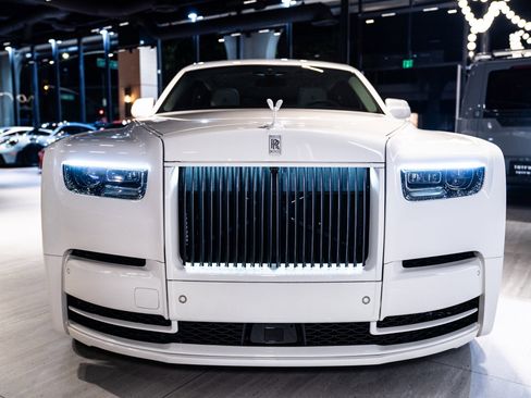 Used 2026 Rolls-Royce Phantom Sedan RWD image 31