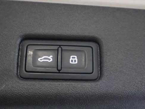 Certified 2025 Audi Q5 Premium w/ Convenience Package AWD/4WD image 7