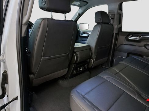 Used 2025 GMC Sierra 1500 SLT image 28