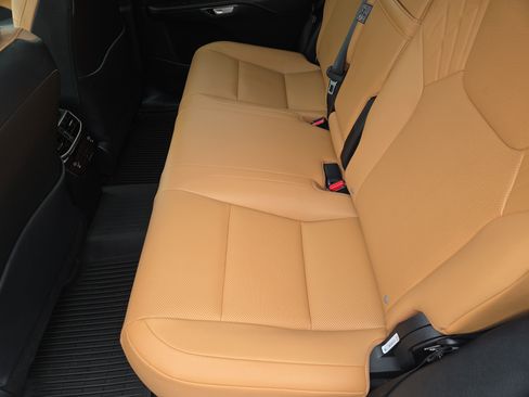 Certified 2025 Lexus RX 350 Premium w/ Accessory Package image 22