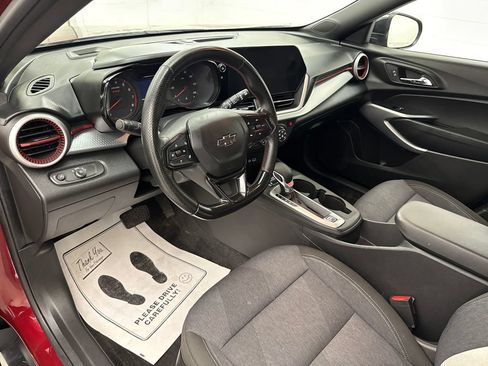 Used 2024 Chevrolet Trax RS FWD image 9