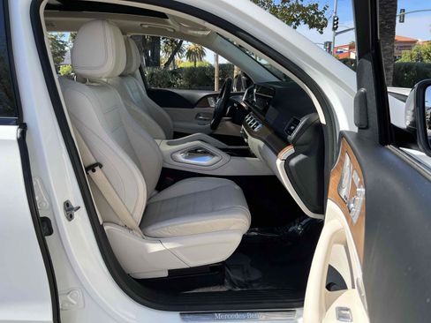 Used 2021 Mercedes-Benz GLS 580 4MATIC image 62
