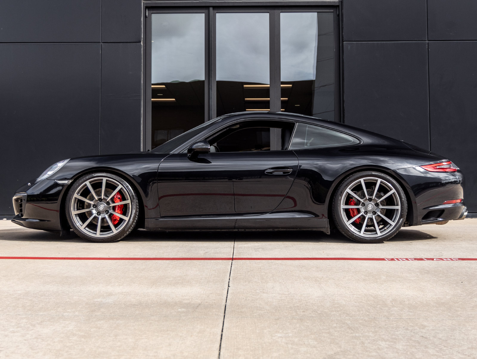 Used 2017 Porsche 911 Carrera S RWD image 2