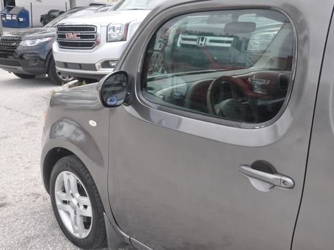 Used 2010 Nissan Cube 1.8 SL w/ Interior Designer Pkg FWD image 27
